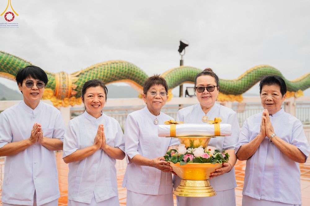 ภาพ No.162590:โครงการกฐินสามัคคีทั่วไทย 30,000 วัด บูชาธรรม 80 ปี หลวงพ่อธัมมชโย โดย คณะศิษยานุศิษย์วัดพระธรรมกาย ณ วัดป่าดอยเทพนิมิต อ.กระทู้ จ.ภูเก็ต วันที่ 19 ตุลาคม พ.ศ. 2567