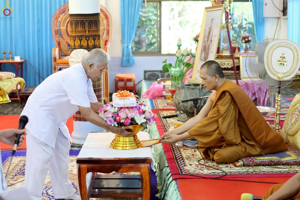 ภาพ No.257645:วันที่ 17 ตุลาคม พ.ศ. 2568 พิธีทอดกฐินสามัคคีทั่วไทย 30,000 วัด โดยคณะศิษยานุศิษย์ บูชาธรรม 81 ปี หลวงพ่อธัมมชโย ณ วัดกะทมวนาราม ต.นาบัว อ.เมืองสุรินทร์ จ.สุรินทร์