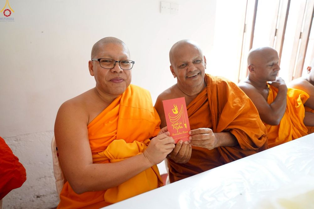 ภาพ No.264851:วันที่ 17 ตุลาคม พ.ศ. 2568 กฐินสมทบต่างประเทศ บูชาธรรม 81 ปี หลวงพ่อธัมมชโย ณ วัดศรีบุปผาราม เมืองปัลเลโปลา ประเทศศรีลังกา 