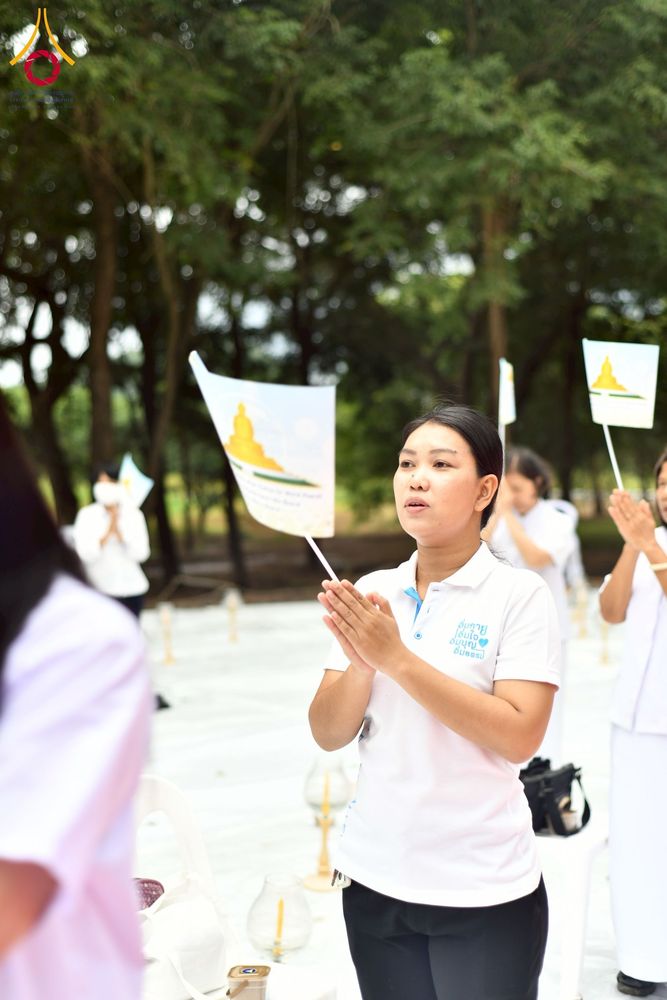 ภาพ No.261849:วันที่ 14 ตุลาคม พ.ศ. 2568 พิธีกลั่นแผ่นดิน โปรยทรายตอกเสาเข็มมหามงคลต้นแรก  สร้างองค์พระเจดีย์และจุดประทีปถวายเป็นพุทธบูชา ณ ศูนย์ปฏิบัติธรรมชัยนาท ต.ธรรมามูล อ.ชัยนาท จ.ชัยนาท