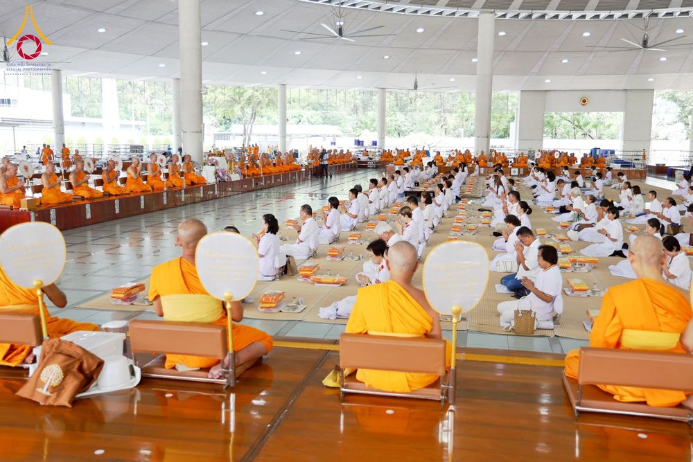 ภาพ No.263012:วันที่ 21 ตุลาคม พ.ศ. 2568 (วันพระ แรม 14 ค่ำ เดือน 11) พิธีบุพเปตพลี ครั้งที่ 171 ร่วมอุทิศบุญแด่หมู่ญาติที่ล่วงลับไปแล้ว และสืบทอดอายุพระพุทธศาสนา ณ หอฉันคุณยายอาจารย์ฯ วัดพระธรรมกาย