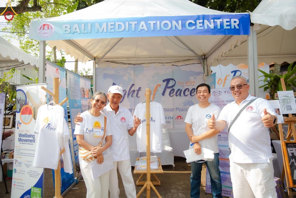 ภาพ No.156346:วัดพุทธบาหลีและวัดพระธรรมกาย จัดปฏิบัติธรรมนานาชาติ 1,151 คนจาก 78 ประเทศ ใน "วันสันติภาพสากล" ณ บาหลี อินโดนีเซีย วันเสาร์ที่ 21 กันยายน พ.ศ. 2567 เวลา 16.00-21.00 น. ณ พิพิธภัณฑ์ ARMA เมืองอูบุด จังหวัดบาหลี ประเทศอินโดนีเซีย