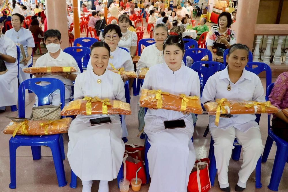 ภาพ No.259568:วันที่ 19 ตุลาคม พ.ศ. 2568 พิธีทอดกฐินสามัคคีทั่วไทย 30,000 วัด โดยคณะศิษยานุศิษย์ บูชาธรรม 81 ปี หลวงพ่อธัมมชโย ณ วัดโมกข์ อ.พระประแดง จ.สมุทรปราการ