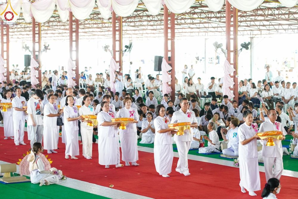 ภาพ No.172448:พิธีทอดกฐินเพื่อสร้าง "ลานเอนกประสงค์พญานาค 4 ตระกูล" วันที่ 15 พฤศจิกายน พ.ศ.2567 ณ พุทธอุทยานนานาชาติ อ.โพนพิสัย จ.หนองคาย