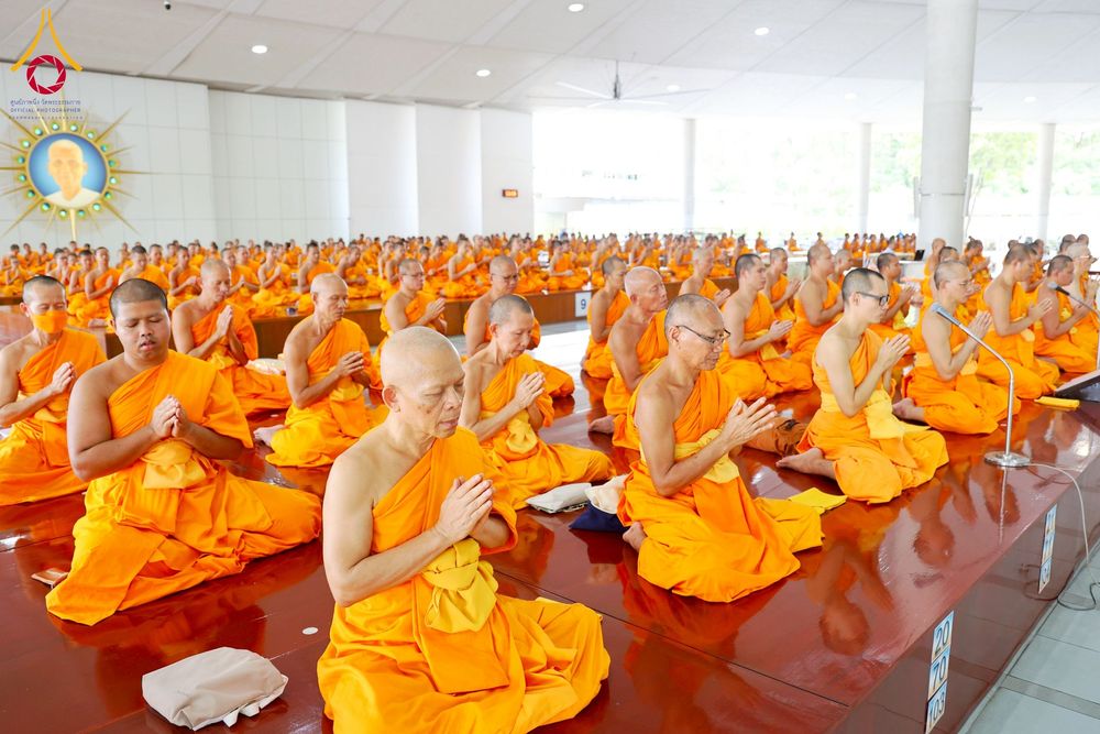 ภาพ No.262645:วันที่ 18,25 ตุลาคม พ.ศ. 2568 พิธีถวายภัตตาหารเมนูสวรรค์ เพื่อการบรรลุธรรม ณ หอฉันคุณยายอาจารย์ฯ วัดพระธรรมกาย