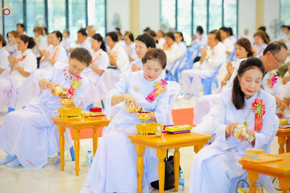 ภาพ No.265660:วันเสาร์ที่ 18 ตุลาคม พ.ศ. 2568 พิธีตักบาตร มณีนพรัตน์ทิพย์สุธาโภชน์ ณ ศูนย์อบรมเยาวชนบางปะหัน ตำบลหันสัง อำเภอบางปะหัน  จังหวัดพระนครศรีอยุธยา