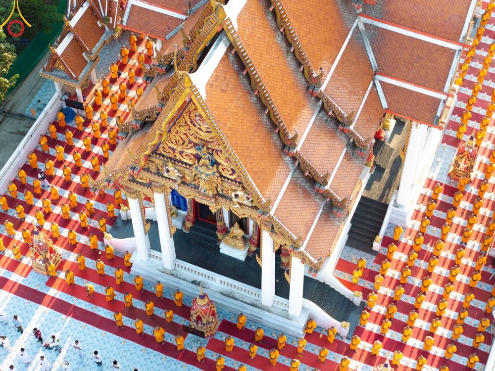 ภาพ No.197111:พิธีจุดประทีปถวายเป็นพุทธบูชา และบูชาธรรมมหาปูชนียาจารย์ ณ วัดโบสถ์(บน) ตำบลบางคูเวียง อำเภอบางกรวย จังหวัดนนทบุรี ในโครงการธรรมยาตรา กตัญญูบูชา มหาปูชนียาจารย์ พระมงคลเทพมุนี(สด จนฺทสโร) พระผู้ปราบมาร อนุสรณ์สถาน 7 แห่ง ปีที่ 13 วันที่ 18 มกราคม พ.ศ. 25
