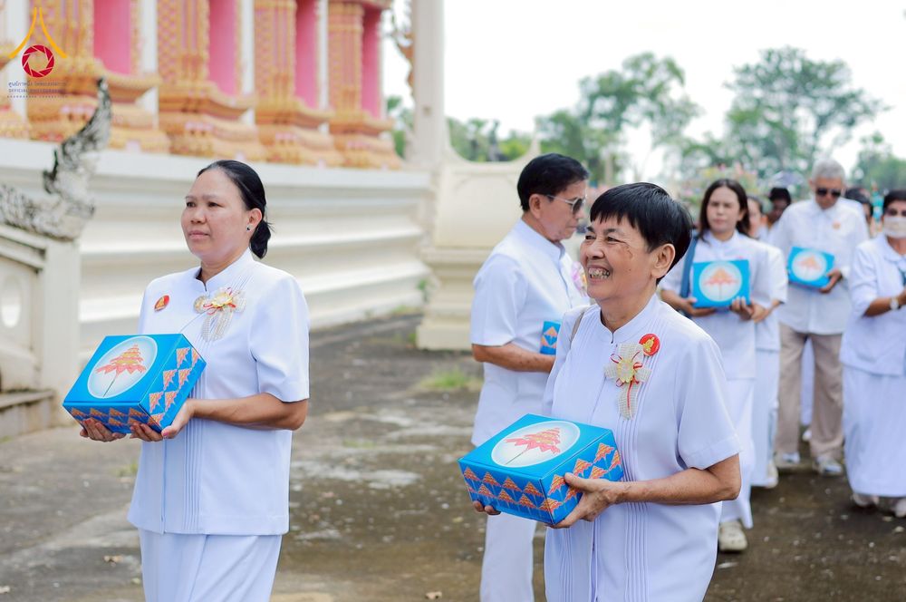 ภาพ No.275702:วันที่ 5 พฤศจิกายน พ.ศ. 2568 พิธีทอดกฐินสามัคคีทั่วไทย ณ วัดดอนหว้า (พิกุลทอง) อ.บ้านลาด จ.เพชรบุรี โดยคณะศิษยานุศิษย์ บูชาธรรม 81 ปี หลวงพ่อธัมมชโย