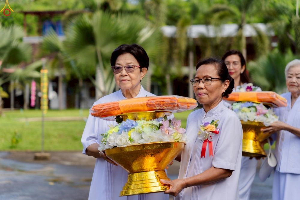 ภาพ No.256959:วันพฤหัสบดีที่ ๑๖ ตุลาคม พ.ศ. ๒๕๖๘ พิธีทอดกฐินสามัคคีเพื่อรองรับประดิษฐานองค์เจดีย์ ณ ศูนย์ปฏิบัติธรรมเถินเทิดธรรม อ.เถิน จ.ลำปาง