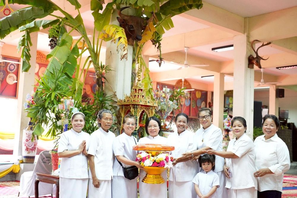 ภาพ No.250192:วันพุธที่ 8 ตุลาคม พ.ศ. 2568 พิธีทอดกฐินสามัคคีทั่วไทย 30,000 วัด โดยคณะศิษยานุศิษย์ บูชาธรรม 81 ปี หลวงพ่อธัมมชโย ณ วัดคลองเตยใน กรุงเทพฯ