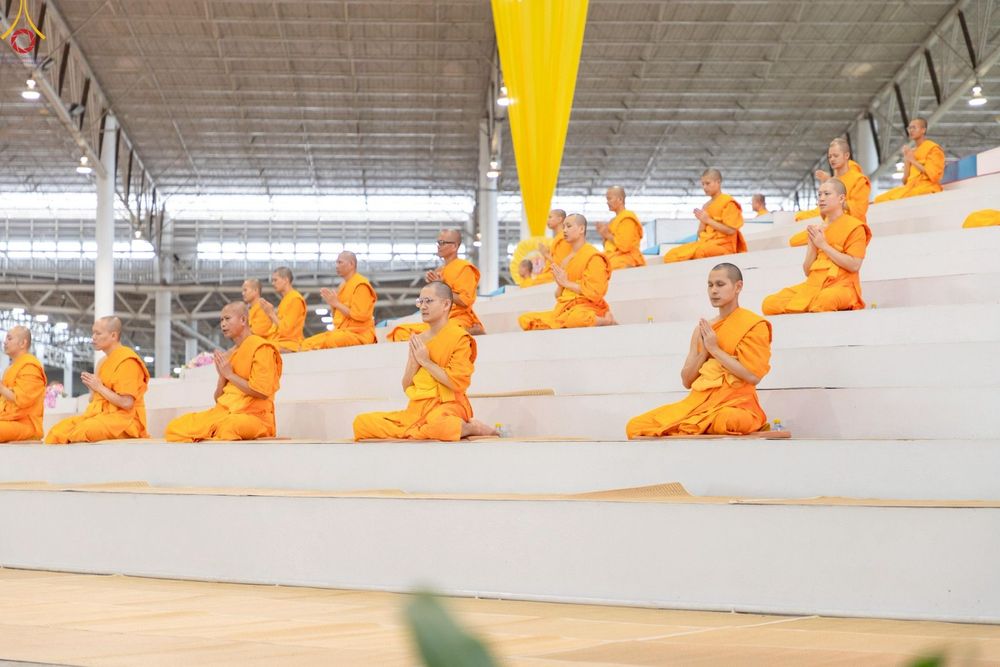ภาพ No.240614:วันพุธที่ 27 สิงหาคม พ.ศ. 2568 พิธีปฏิบัติธรรมภาคสาย ในวันธรรมชัย ณ วัดพระธรรมกาย จ.ปทุมธานี