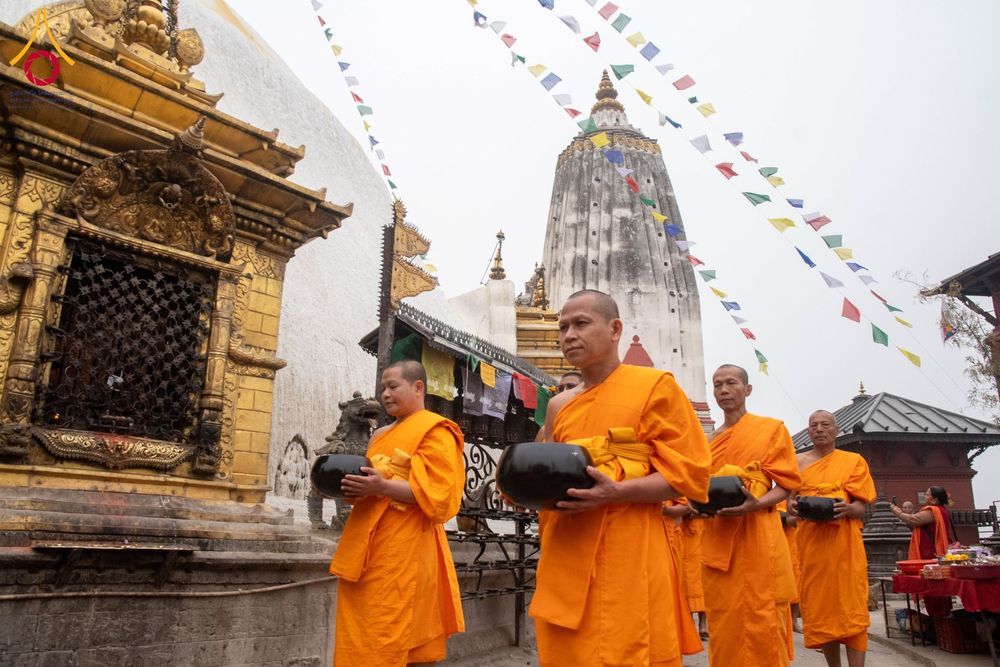 ภาพ No.132501:สามเณรเนปาล บิณฑบาต ย่านทาเมล เมืองกาฐมาณฑุ และเมืองปาฏัน ในโครงการบรรพชา 1,250 รูป ประเทศเนปาล วันที่ 20 มีนาคม พ.ศ. 2567