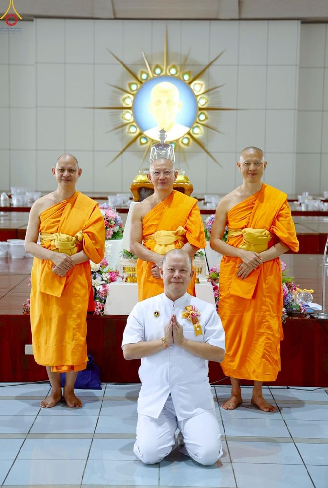 ภาพ No.230385:วันที่ 28 มิถุนายน พ.ศ. 2568 พิธีถวายภัตตาหารเมนูสวรรค์ เพื่อการบรรลุธรรม ณ หอฉันคุณยายอาจารย์ฯ วัดพระธรรมกาย
