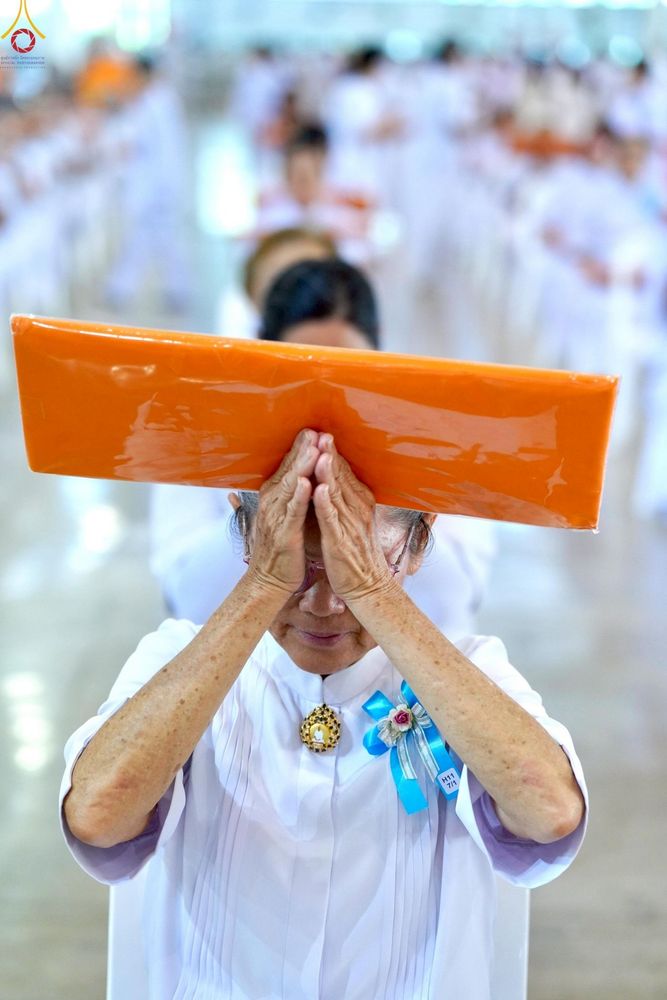 ภาพ No.277446:วันอาทิตย์ต้นเดือนที่ 7 ธันวาคม พ.ศ.2568 พิธีทอดผ้าป่าต้นสมบัติจักรพรรดิ ณ สภาธรรมกายสากล วัดพระธรรมกาย