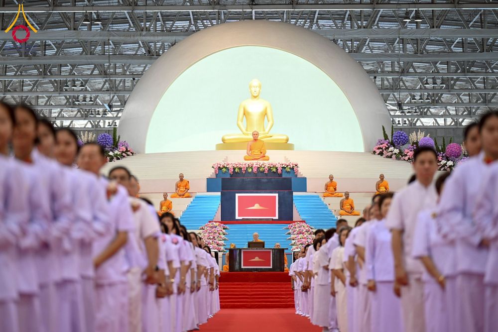 ภาพ No.261172:วันอาทิตย์ที่ 5 ตุลาคม พ.ศ. 2568 พิธีจุดเทียนใจ ไฟนิรันด์ อนันตชัย ณ สภาธรรมกายสากล วัดพระธรรมกาย