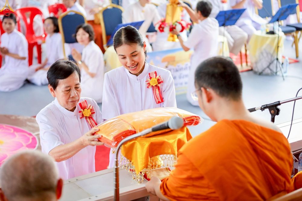 ภาพ No.272646:วันที่ 1 พฤศจิกายน พ.ศ. 2568 พิธีทอดกฐินสามัคคีทั่วไทย ณ วัดศรีวรรณวนาราม ต.คลองสาม อ.คลองหลวง จ.ปทุมธานี โดยคณะศิษยานุศิษย์ บูชาธรรม 81 ปี หลวงพ่อธัมมชโย