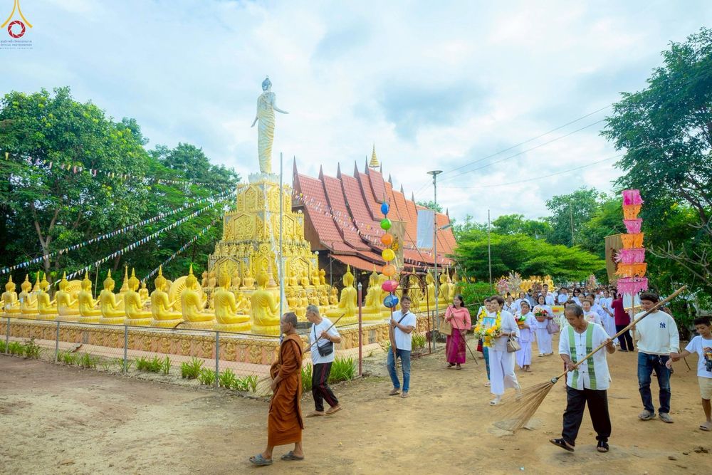 ภาพ No.271791:วันที่ 3 พฤศจิกายน พ.ศ. 2568 พิธีทอดกฐินสามัคคีทั่วไทย ณ วัดป่าพนังสลักได อ.หนองบัวแดง จ.ชัยภูมิ โดยคณะศิษยานุศิษย์ บูชาธรรม 81 ปี หลวงพ่อธัมมชโย