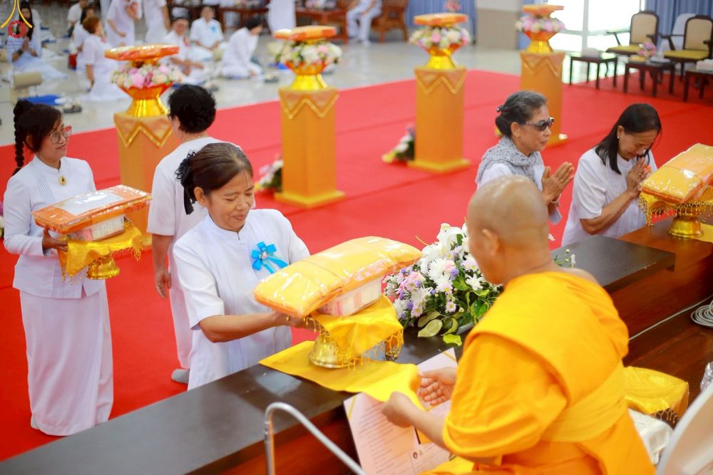 ภาพ No.261020:วันอังคารที่ 14 ตุลาคม พ.ศ. 2568 พิธีทอดกฐินสามัคคี "สร้างองค์พระเจดีย์เพื่อสร้างสันติภาพโลก" ขนาดหน้าตัก 10 เมตร ณ ศูนย์ปฏิบัติธรรมระยอง(บ้านช่องลม) ตำบลบางบุตร อำเภอบ้านค่าย จังหวัดระยอง