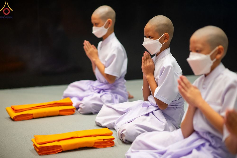 ภาพ No.84173:พิธีขอบรรพชา , พิธีขอสรณคมน์และศีล ,  พิธีรับบาตร , พิธีอุปสมบท ในโครงการบรรพชาอุปสมบทหมู่ธรรมทายาทรุ่นเข้าพรรษา และโครงการบรรพชาสามเณรโรงเรียนนานาชาติ รุ่นที่ 12 ณ โบสถ์พระไตรปิฎก วัดพระธรรมกาย วันที่ 22 กรกฎาคม พ.ศ. 2566