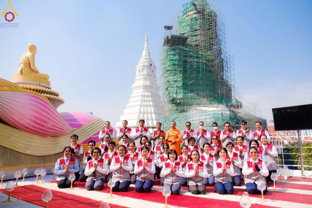 ภาพ No.208046:V.55 สารพัดV สารพัดดี ที่วัดพระธรรมกาย ในโครงการธรรมยาตรา กตัญญูบูชา มหาปูชนียาจารย์ พระมงคลเทพมุนี (สด จนฺทสโร) พระผู้ปราบมาร อนุสรณ์สถาน 7 แห่ง ปีที่ 13 ระหว่างวันที่ 2-31 มกราคม พ.ศ. 2568