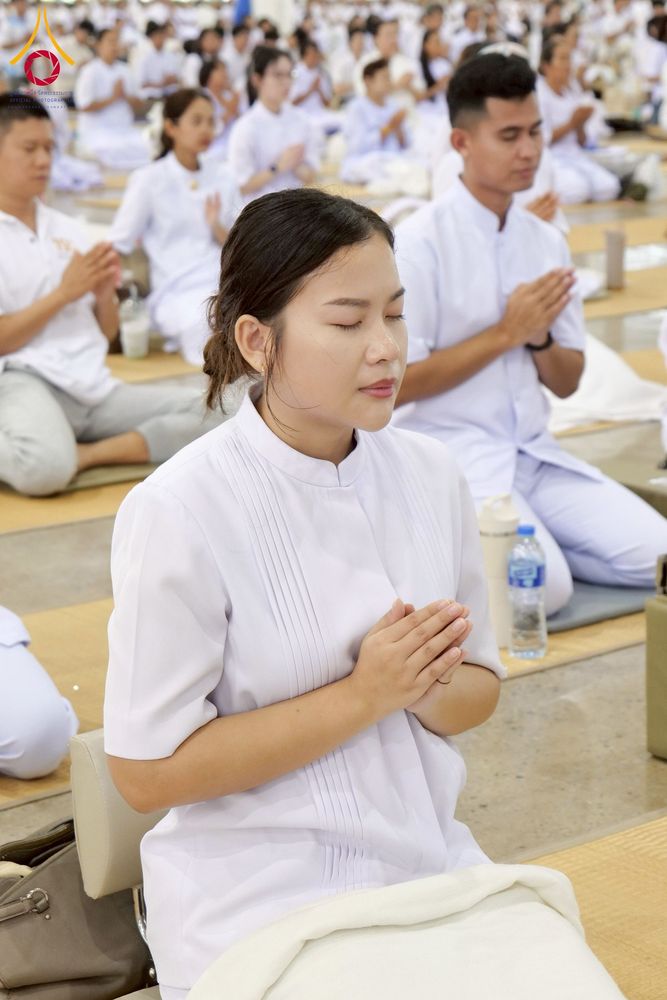 ภาพ No.258092:วันอาทิตย์ที่ 5 ตุลาคม พ.ศ. 2568 พิธีบูชาข้าวพระ ณ สภาธรรมกายสากล วัดพระธรรมกาย