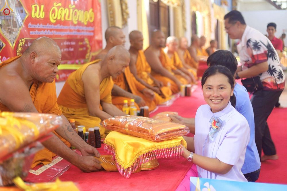 ภาพ No.253914:วันที่ 12 ตุลาคม พ.ศ. 2568 พิธีทอดกฐินสามัคคีทั่วไทย 30,000 วัด โดยคณะศิษยานุศิษย์ บูชาธรรม 81 ปี หลวงพ่อธัมมชโย ณ วัดบัวทอง อ.สามโคก จ.ปทุมธานี