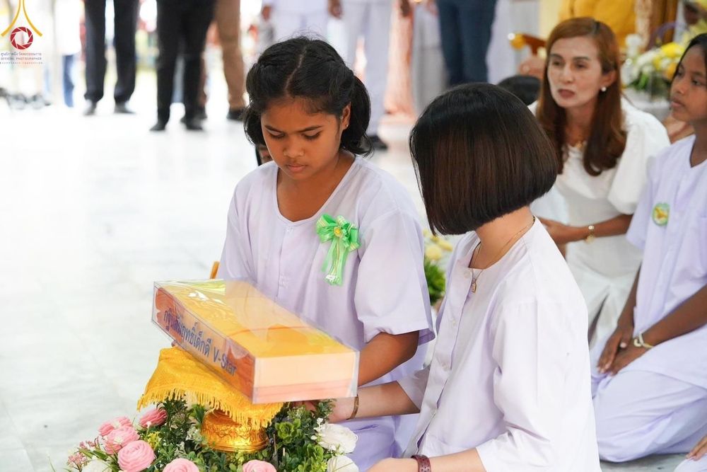 ภาพ No.182158:พิธีทอดกฐิน ณ วัดท่านางหอม จ.สงขลา ในโครงการทอดกฐินสามัคคีทั่วไทย 30,000 วัด บูชาธรรม 80 ปี หลวงพ่อธัมมชโย โดยคณะศิษยานุศิษย์วัดพระธรรมกาย วันที่ 27 ตุลาคม พ.ศ. 2567 กฐินสัมฤทธิ์เด็กดี V-Star โรงเรียนท่าจีนอุดมวิทยา จ.สงขลา