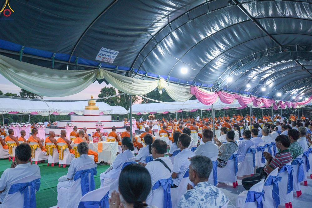 ภาพ No.261537:วันที่ 17-18 ตุลาคม พ.ศ. 2568 พิธีเจริญพระพุทธมนต์คณะสงฆ์ 108 กลั่นแผ่นดินองค์พระเจดีย์สระบุรี สมโภชองค์กฐิน และพิธีทอดกฐิน ณ ศูนย์ปฏิบัติธรรมสระบุรี ในโครงการกฐินสามัคคีทั่วไทย 30,000 วัด บูชาธรรม 81 ปี หลวงพ่อธัมมชโย โดยคณะศิษยานุศิษย์วัดพระธรรมกาย