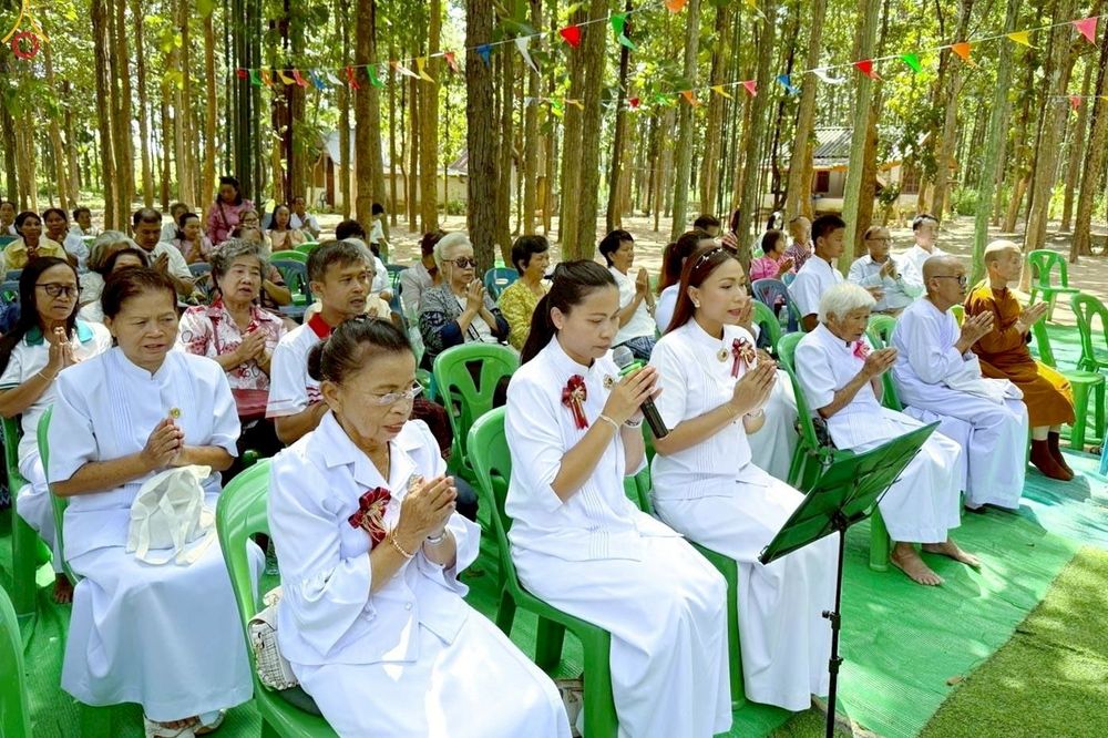 ภาพ No.259960:วันที่ 19 ตุลาคม พ.ศ. 2568 พิธีทอดกฐินสามัคคีทั่วไทย 30,000 วัด โดยคณะศิษยานุศิษย์ บูชาธรรม 81 ปี หลวงพ่อธัมมชโย ณ วัดป่าคำยิ่งหมีพนาไพร อำเภอนามน จังหวัดกาฬสินธุ์