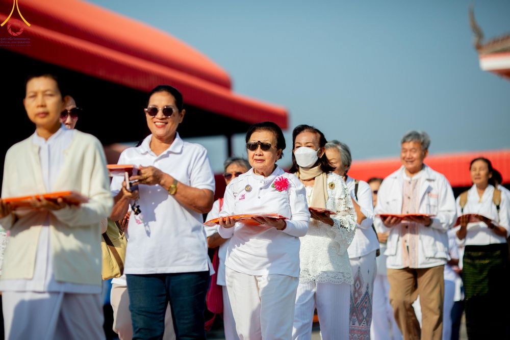 ภาพ No.192095:พิธีทอดผ้าป่าทำนุบำรุงศาสนสถาน ณ วัดนราภิรมย์ ตำบลนราภิรมย์ อำเภอบางเลน จังหวัดนครปฐม ในโครงการธรรมยาตรา กตัญญูบูชา มหาปูชนียาจารย์ พระมงคลเทพมุนี(สด จนฺทสโร) พระผู้ปราบมาร อนุสรณ์สถาน 7 แห่ง ปีที่ 13 วันที่ 9 มกราคม พ.ศ. 2568
