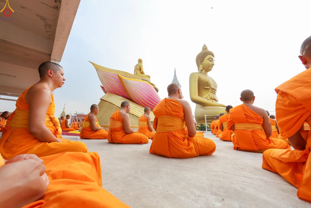 ภาพ No.299987:วันที่ 22 มกราคม พ.ศ.2569 พระธรรมยาตราปฏิบัติธรรม และถ่ายภาพหมู่ประวัติศาสตร์ ณ อาคารธรรมยาตรา กตัญญูบูชามหาปูชนียาจารย์  ตรงข้ามวัดปากน้ำภาษีเจริญ จ.กรุงเทพมหานคร ในโครงการธรรมยาตรา กตัญญูบูชา มหาปูชนียาจารย์ พระมงคลเทพมุนี(สด จนฺทสโร) พระผู้ปราบมาร อนุ