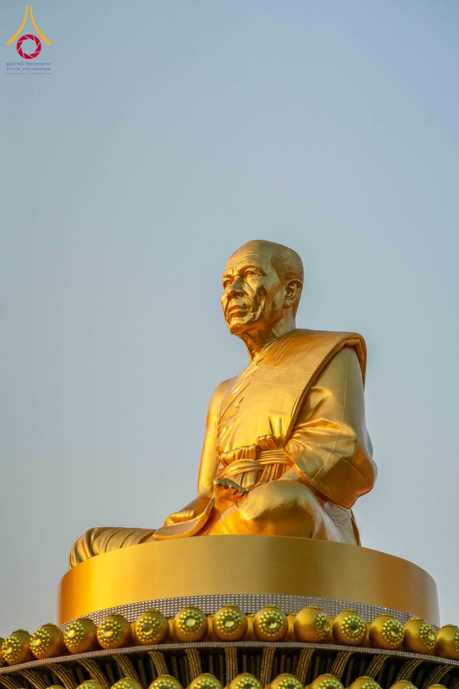 ภาพ No.297430:วันที่ 15 มกราคม พ.ศ.2569 พระธรรมยาตราปฏิบัติธรรมและถ่ายภาพหมู่ประวัติศาสตร์ อนุสรณ์สถานลำดับที่ 4 สถานที่เกิดด้วยกายธรรม  ณ วัดโบสถ์บน ต.บางคูเวียง จ.นนทบุรี ในโครงการธรรมยาตรา กตัญญูบูชา มหาปูชนียาจารย์ พระมงคลเทพมุนี(สด จนฺทสโร) พระผู้ปราบมาร อนุสรณ์ส