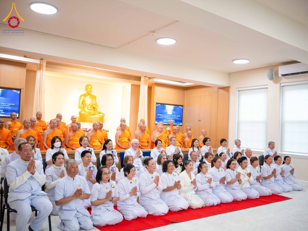 ภาพ No.319193:วันที่ 29 มีนาคม พ.ศ.2569 พิธีอัญเชิญรูปหล่อพระมงคลเทพมุนี (สด จนฺทสโร) ประดิษฐาน ณ ห้องปฏิบัติธรรม “มงคลรัตนโชติ”  วัดพระธรรมกายชิคาโก ประเทศสหรัฐอเมริกา