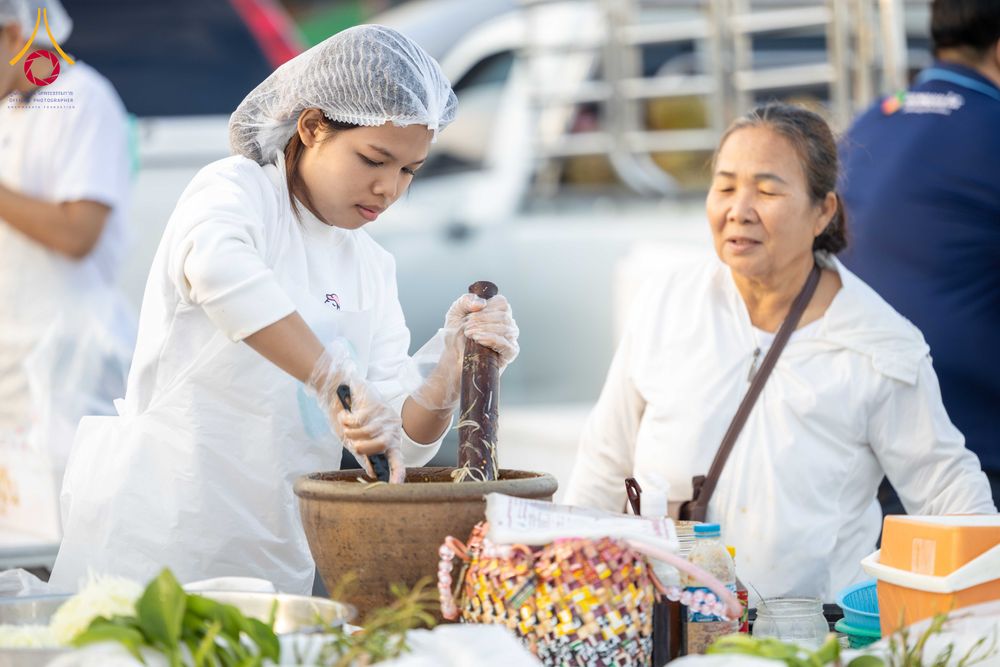 ภาพ No.301797:วันที่ 24 มกราคม พ.ศ. 2569 พิธีถวายภัตตาหารเป็นสังฆทาน แด่พระธรรมยาตรา ณ อนุสรณ์สถานบางปลา วัดบางปลา อำเภอบางเลน จังหวัดนครปฐม ในโครงการธรรมยาตรา กตัญญูบูชา มหาปูชนียาจารย์ พระมงคลเทพมุนี(สด จนฺทสโร) พระผู้ปราบมาร อนุสรณ์สถาน 7 แห่ง ปีที่ 14