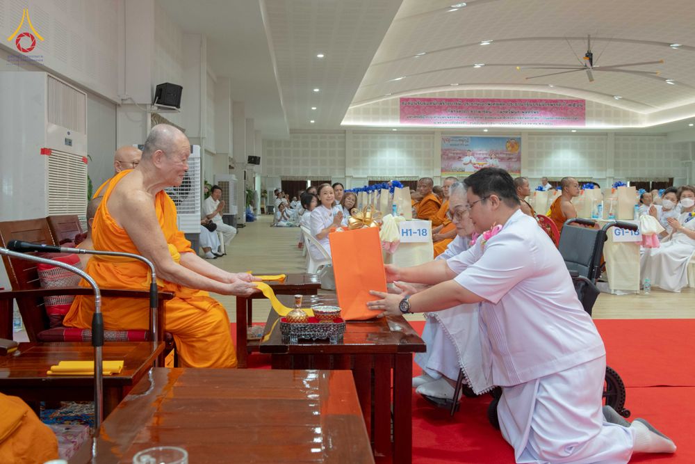 ภาพ No.342703:วันเสาร์ที่ 8 สิงหาคม พ.ศ. 2569  พิธีทักษิณานุปทาน แด่บรรพชนตระกูลผ่องสวัสดิ์และหมู่ญาติที่ล่วงลับไปแล้ว ครั้งที่ 21 ณ พระมหาเจดีย์ทัตตชีโว ศูนย์อบรมเยาวชนกาญจนบุรี