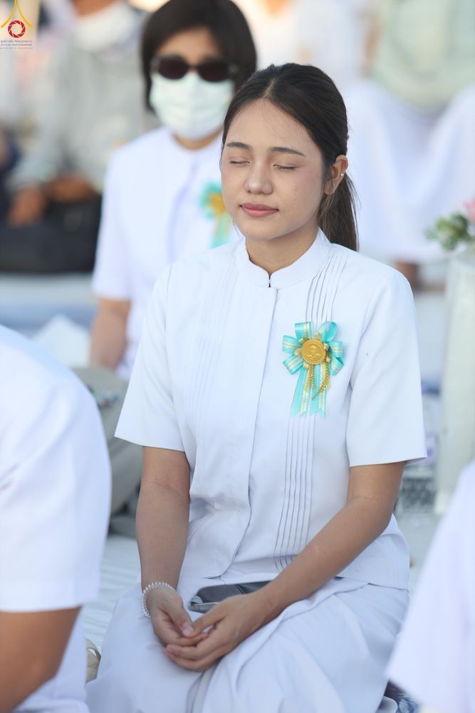 ภาพ No.302005:วันที่ 23 มกราคม พ.ศ. 2569 พิธีจุดประทีปธรรมถวายเป็นพุทธบูชา และบูชาธรรมมหาปูชนียาจารย์  ณ อนุสรณ์สถานลำดับที่ 5 สถานที่เผยแผ่วิชชาธรรมกายครั้งแรก อนุสรณ์สถานบางปลา วัดบางปลา อำเภอบางเลน จังหวัดนครปฐม ในโครงการธรรมยาตรา กตัญญูบูชา มหาปูชนียาจารย์ พระมงคล