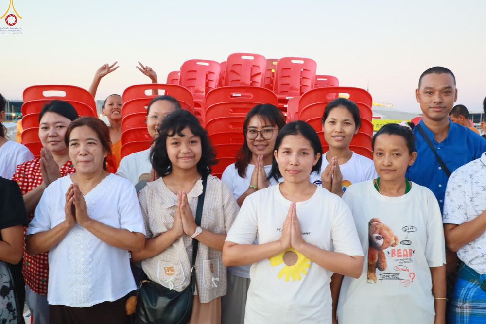 ภาพ No.322035:วันที่ 12 -13 เมษายน พ.ศ.2569 การเตรียมกล่องไทยธรรม + การขนย้ายเก้าอี้ เพื่องานถวายมหาสังฆทาน 40,000 กว่าวัดทั่วประเทศ วันคุ้มครองโลก 22 เมษายน พ.ศ.2569 วัดพระธรรมกาย