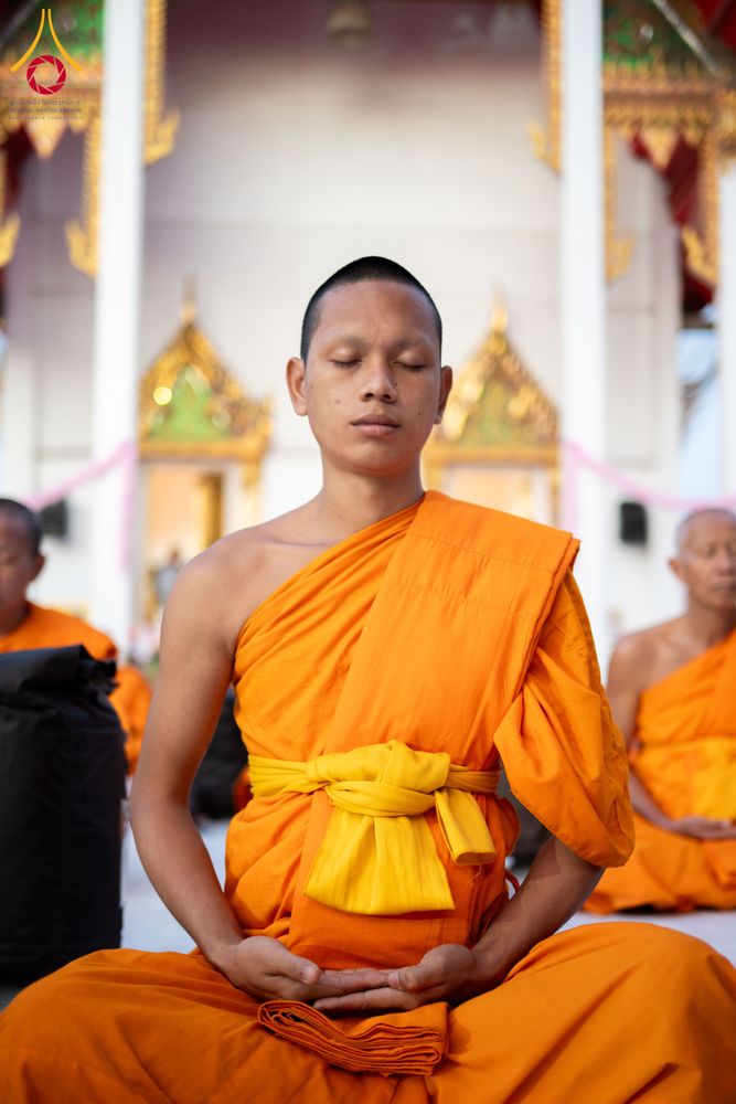 ภาพ No.294578:วันอาทิตย์ที่ 14 ธันวาคม พ.ศ.2568 พระธรรมยาตราปฏิบัติธรรมและถ่ายภาพหมู่ประวัติศาสตร์ ณ วัดสองพี่น้อง ต.ต้นตาล อ.สองพี่น้อง จ.สุพรรณบุรี ในโครงการธรรมยาตรา กตัญญูบูชา มหาปูชนียาจารย์ พระมงคลเทพมุนี(สด จนฺทสโร) พระผู้ปราบมาร อนุสรณ์สถาน 7 แห่ง ปีที่ 14