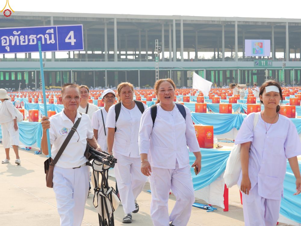 ภาพ No.323923:วันที่ 22 เมษายน พ.ศ.2569 (วันคุ้มครองโลก) พิธีถวายมหาสังฆทาน 40,000 กว่าวัดทั่วประเทศ ณ ลานธรรม พระมหาธรรมกายเจดีย์ วัดพระธรรมกาย