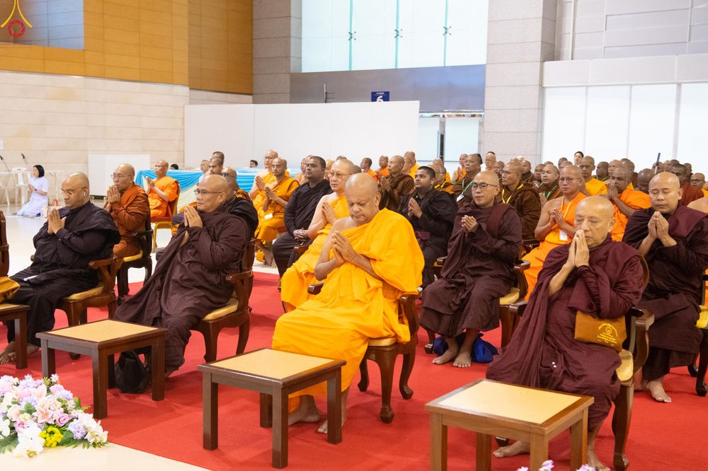 ภาพ No.311720:วันอังคารที่ 3 มีนาคม พ.ศ.2569 ปฏิบัติธรรมภาคสายวันมาฆบูชา พิธีถวายภัตตาหารเป็นสังฆทาน ณ สภาธรรมกายสากล วัดพระธรรมกาย