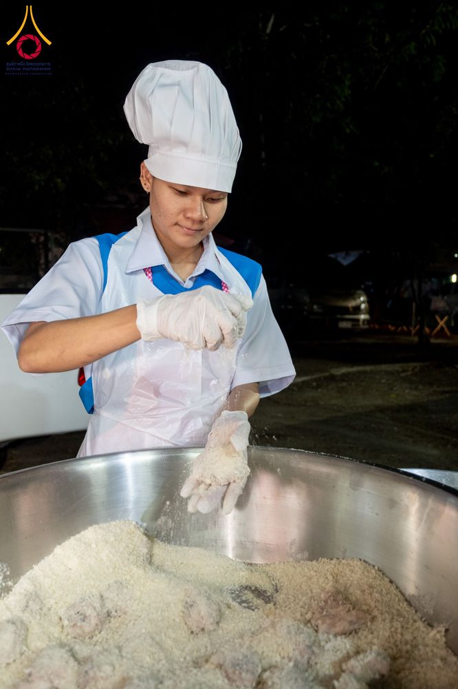 ภาพ No.293676:วันที่ 14 มกราคม พ.ศ. 2569  พิธีถวายภัตตาหารเป็นสังฆทาน แด่พระธรรมยาตรา  ณ วัดสองพี่น้อง ต.ต้นตาล อ.สองพี่น้อง จ.สุพรรณบุรี  ในโครงการธรรมยาตรา กตัญญูบูชา มหาปูชนียาจารย์  พระมงคลเทพมุนี(สด จนฺทสโร) พระผู้ปราบมาร  อนุสรณ์สถาน 7 แห่ง ปีที่ 14