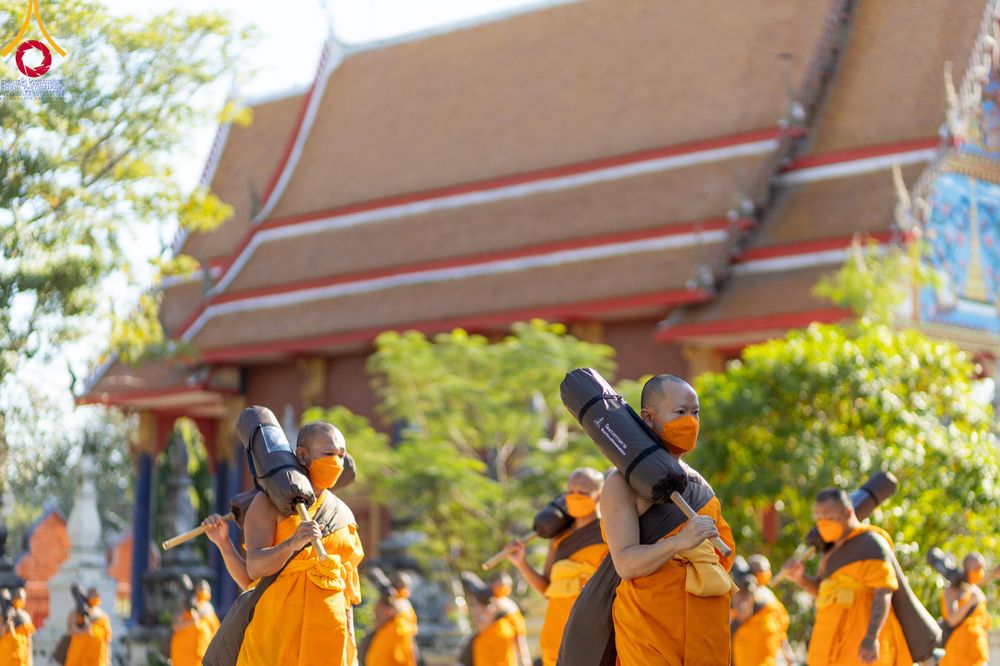 ภาพ No.106107:พิธีต้อนรับพระธรรมยาตรา ชุด 2 ในโครงการธรรมยาตรากตัญญูบูชา มหาปูชนียาจารย์  พระมงคลเทพมุนี(สด จนฺทสโร) พระผู้ปราบมาร  อนุสรณ์สถาน 7 แห่ง ปีที่ 12  วันที่ 3 มกราคม พ.ศ. 2567  ณ อนุสรณ์สถานโลตัสแลนด์ จ.สุพรรณบุรี