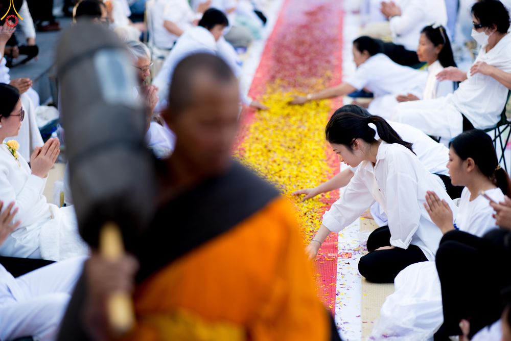 ภาพ No.295408:วันที่ 16 มกราคม พ.ศ. 2569 พิธีต้อนรับพระธรรมยาตรา อนุสรณ์สถานลำดับที่ 4 (ภาพชุดที่ 2) สถานที่เกิดด้วยกายธรรม ณ วัดโบสถ์บน ต.บางคูเวียง จ.นนทบุรี ในโครงการธรรมยาตรา กตัญญูบูชา มหาปูชนียาจารย์ พระมงคลเทพมุนี(สด จนฺทสโร) พระผู้ปราบมาร อนุสรณ์สถาน 7 แห่ง ปี