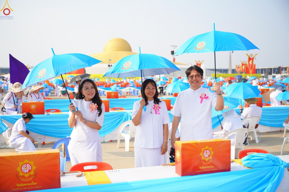 ภาพ No.324604:วันที่ 22 เมษายน พ.ศ.2569 (วันคุ้มครองโลก) บรรยากาศสาธุชน ในงานถวายมหาสังฆทาน 40,000 กว่าวัดทั่วประเทศ ณ ลานธรรม วัดพระธรรมกาย