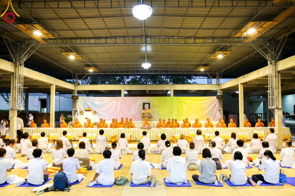 ภาพ No.106281:พิธีถวายภัตตาหารเป็นสังฆทาน แด่คณะพระธรรมยาตราฯ ในโครงการธรรมยาตรากตัญญูบูชา มหาปูชนียาจารย์ พระมงคลเทพมุนี(สด จนฺทสโร) พระผู้ปราบมาร อนุสรณ์สถาน 7 แห่ง ปีที่ 12 วันที่ 5 มกราคม พ.ศ. 2567 ณ อนุสรณ์สถานโลตัสแลนด์ จ.สุพรรณบุรี