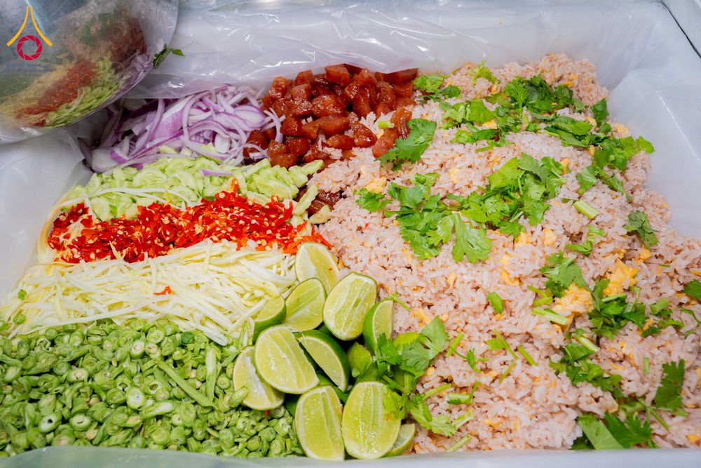 ภาพ No.301830:วันที่ 24 มกราคม พ.ศ. 2569 พิธีถวายภัตตาหารเป็นสังฆทาน แด่พระธรรมยาตรา ณ อนุสรณ์สถานบางปลา วัดบางปลา อำเภอบางเลน จังหวัดนครปฐม ในโครงการธรรมยาตรา กตัญญูบูชา มหาปูชนียาจารย์ พระมงคลเทพมุนี(สด จนฺทสโร) พระผู้ปราบมาร อนุสรณ์สถาน 7 แห่ง ปีที่ 14