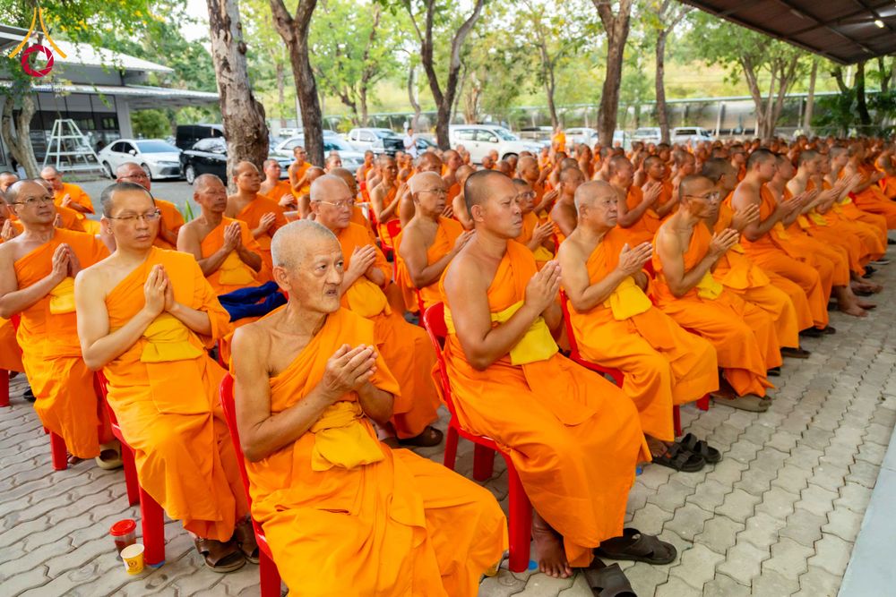 ภาพ No.316109:วันศุกร์ที่ 27 มีนาคม พ.ศ. 2569 พิธีบำเพ็ญกุศล คุณพ่อณรงค์ จินตมากุล  สิริอายุ 99 ปี 11 เดือน โยมบิดา พระครูปลัดรัตนวีรวัฒน์ (รังสฤษดิ์ อิทฺธิจินตโก) ที่ปรึกษาเจ้าคณะจังหวัดปทุมธานี เจ้าอาวาสวัดพระธรรมกาย  ณ ห้องปลูกศรัทธา 2 วัดพระธรรมกาย ปทุมธานี