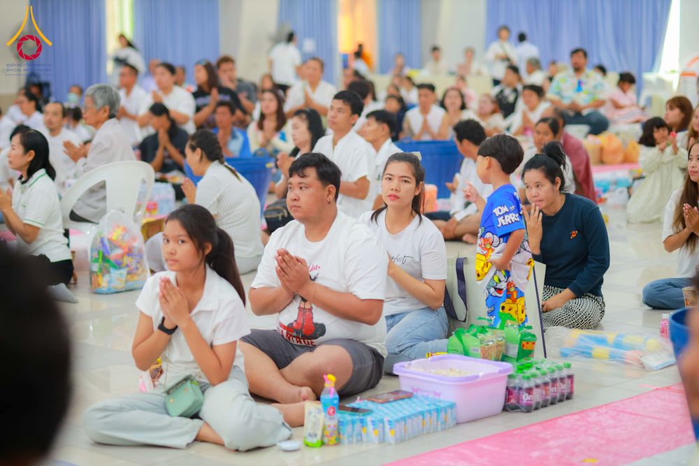 ภาพ No.321924:วันที่ 12 เมษายน พ.ศ.2569 ตักบาตรสงกรานต์ฉลองสามเณรใหม่  ณ ศูนย์ปฏิบัติธรรมระยอง(บ้านช่องลม)