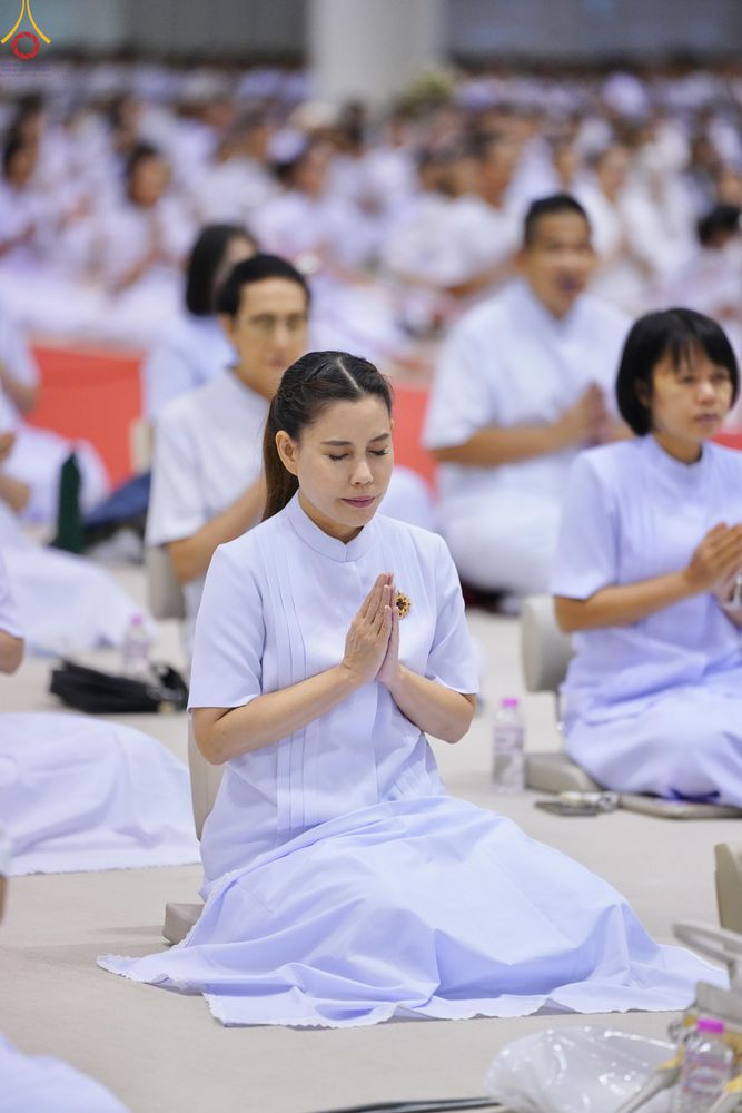 ภาพ No.331213:วันวิสาขบูชา อาทิตย์ที่ 31 พฤษภาคม พ.ศ.2569 พิธีปฏิบัติธรรม ณ ห้องแก้วสารพัดนึก 1  วัดพระธรรมกาย จังหวัดปทุมธานี