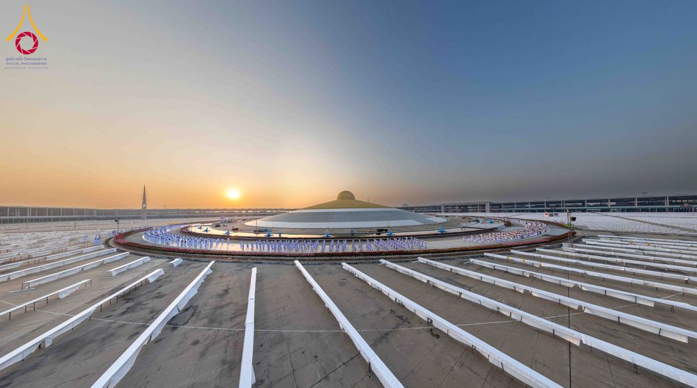 ภาพ No.320881:วันเสาร์ที่ 11 เมษายน พ.ศ.2569 พิธีเวียนประทักษิณ พิธีวันทาเจดีย์ โครงการอุปสมบทหมู่ บูชาธรรมหลวงพ่อธัมมชโย พ.ศ.2569 โครงการอุปสมบทหมู่ธรรมทายาท ระดับอุดมศึกษา รุ่น 53 (ภาคฤดูร้อน) ณ วัดพระธรรมกาย ปทุมธานี